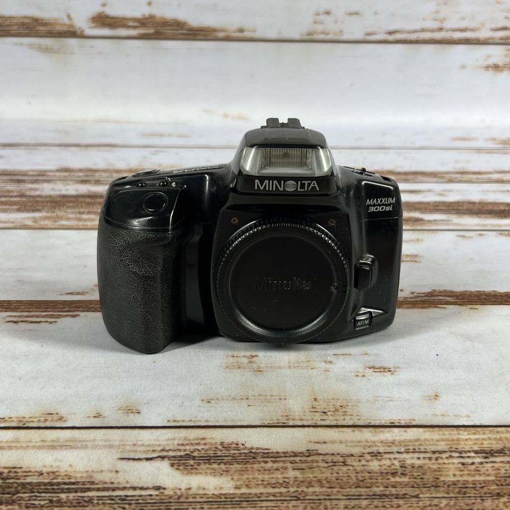 Minolta Maxxum 300si 35mm Autofocus SLR Film Camera Body Black